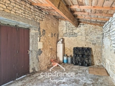 House for sale 3 rooms with garage in SAINT JEAN D'ANGELY (17)