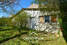 Maison PLAIN PIED  à vendre 6 pièces SAINT JEAN D'ANGELY (17) avec jardin clos et garage