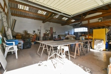 Single-storey house for sale in SAINT JEAN D'ANGELY (17) with 3 rooms, garden and garage, close to shops