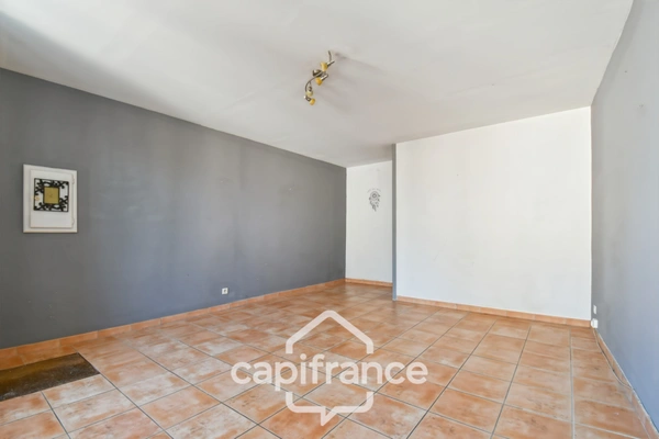Maison à vendre 3 pièces avec garage à SAINT JEAN D'ANGELY (17)
