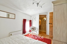 House for sale in Varaize (17), 6 rooms, Charentaise style, 136m², with garden and garage