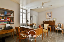 Maison à vendre 10 pièces BIGNAY (17), proche ST JEAN D'ANGELY et ses commerces, avec jardin, piscine et garage