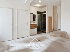 Maison à vendre 7 pièces centre ville SAINT JEAN D'ANGELY (17) avec jardin clos