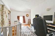 House for sale in Varaize (17), 6 rooms, Charentaise style, 136m², with garden and garage