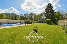 House for sale, 5 rooms, TORXE (17) with enclosed garden of 1000m², garage and workshop