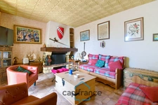 Single-story house for sale in Saint Jean d'Angely (17), 5 rooms on 800m² of land with garage