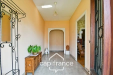 Maison PLAIN PIED  à vendre 6 pièces SAINT JEAN D'ANGELY (17) avec jardin clos et garage