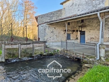 7-room property for sale in SAINT PARDOULT (17) on over 2 hectares of land