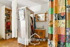House for sale 6 rooms SAINT JEAN D'ANGELY (17), TOWN CENTER, with garden and outbuildings