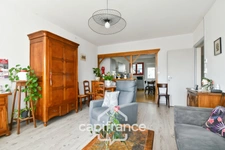 Maison à vendre de plain pied 5 pièces SAINT JEAN D'ANGELY (17) sur une parcelle de 1012m²