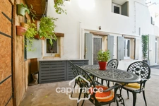 Maison rénovée à vendre 4 pièces SAINT JEAN D'ANGELY (17) avec atelier, cour et jardin potager de 421m²