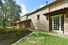 Maison de caractère à vendre 12 pièces SAINT SEVERIN SUR BOUTONNE (17) sur 4500m²de terrain arboré