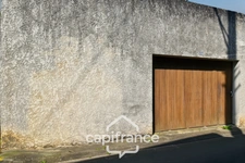 House for sale 3 rooms with garage in SAINT JEAN D'ANGELY (17)