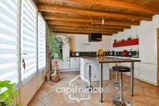 Maison à vendre 5 pièces ASNIERES LA GIRAUD (17) avec jardin, dépendances et garages