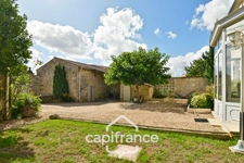 Maison à vendre 10 pièces BIGNAY (17), proche ST JEAN D'ANGELY et ses commerces, avec jardin, piscine et garage