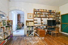 House for sale 6 rooms SAINT JEAN D'ANGELY (17), TOWN CENTER, with garden and outbuildings