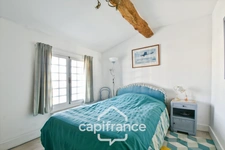 House for sale in Varaize (17), 6 rooms, Charentaise style, 136m², with garden and garage