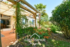 Single-storey house for sale, 4 rooms, ANNEZAY (17) with garages and enclosed garden of 1145m²
