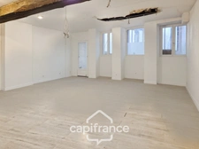 Maison à vendre 7 pièces centre ville SAINT JEAN D'ANGELY (17) avec jardin clos