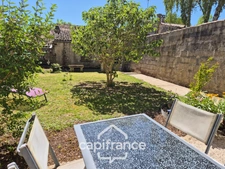 Maison à vendre 5 pièces ASNIERES LA GIRAUD (17) avec jardin, dépendances et garages