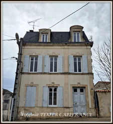Immeuble locatif à vendre SAINT JEAN D'ANGELY (17), proche commerces
