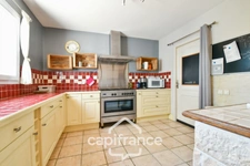 Single-storey house for sale, 4 rooms, ANNEZAY (17) with garages and enclosed garden of 1145m²