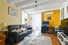 Maison rénovée à vendre 4 pièces SAINT JEAN D'ANGELY (17) avec atelier, cour et jardin potager de 421m²