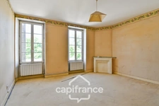 House for sale 3 rooms with garage in SAINT JEAN D'ANGELY (17)