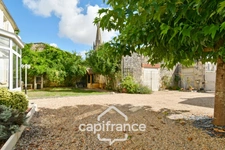 Maison à vendre 10 pièces BIGNAY (17), proche ST JEAN D'ANGELY et ses commerces, avec jardin, piscine et garage