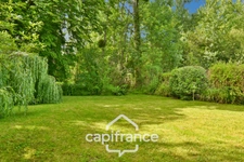 Maison charentaise à vendre 4 pièces LES EGLISES D'ARGENTEUIL (17)avec garage sur 1089m² de jardin arboré