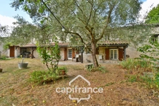 Character house for sale, 12 rooms, SAINT SEVERIN SUR BOUTONNE (17) on 4500m² of wooded land