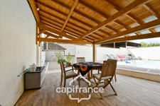 Maison à vendre 10 pièces BIGNAY (17), proche ST JEAN D'ANGELY et ses commerces, avec jardin, piscine et garage