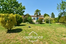 Single-storey house for sale, 4 rooms, ANNEZAY (17) with garages and enclosed garden of 1145m²