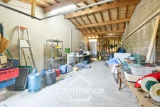 Single-storey house for sale, 4 rooms, ANNEZAY (17) with garages and enclosed garden of 1145m²