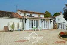 Maison à vendre 4 pièces MAZERAY (17) sur 900m² de jardin clos et 3 garages