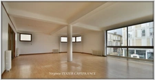 Dpt Charente Maritime (17), for sale SAINT JEAN D'ANGELY town center investment property - with a total surface area of 437 m²