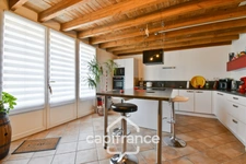 Maison à vendre 5 pièces ASNIERES LA GIRAUD (17) avec jardin, dépendances et garages