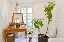 House for sale 6 rooms SAINT JEAN D'ANGELY (17), TOWN CENTER, with garden and outbuildings