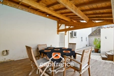 Maison à vendre 10 pièces BIGNAY (17), proche ST JEAN D'ANGELY et ses commerces, avec jardin, piscine et garage