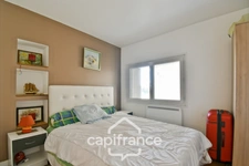 Maison rénovée à vendre 4 pièces SAINT JEAN D'ANGELY (17) avec atelier, cour et jardin potager de 421m²