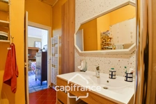 Single-storey house for sale in SAINT JEAN D'ANGELY (17) with 3 rooms, garden and garage, close to shops