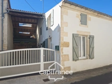 Maison rénovée à vendre 4 pièces SAINT JEAN D'ANGELY (17) avec atelier, cour et jardin potager de 421m²