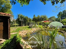 Maison rénovée à vendre 4 pièces SAINT JEAN D'ANGELY (17) avec atelier, cour et jardin potager de 421m²