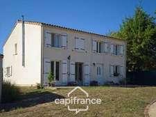 Maison à vendre 6 pièces VARAIZE (17) 4 chambres sur 1500m² de jardin clos avec garage