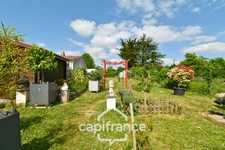 Maison à vendre de plain pied 5 pièces SAINT JEAN D'ANGELY (17) sur une parcelle de 1012m²