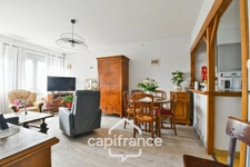 Maison à vendre de plain pied 5 pièces SAINT JEAN D'ANGELY (17) sur une parcelle de 1012m²