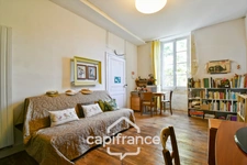 House for sale 6 rooms SAINT JEAN D'ANGELY (17), TOWN CENTER, with garden and outbuildings