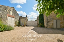 Maison à vendre 10 pièces BIGNAY (17), proche ST JEAN D'ANGELY et ses commerces, avec jardin, piscine et garage