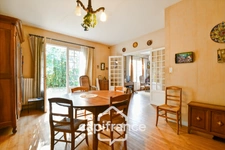 Maison PLAIN PIED  à vendre 6 pièces SAINT JEAN D'ANGELY (17) avec jardin clos et garage