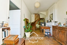 House for sale 6 rooms SAINT JEAN D'ANGELY (17), TOWN CENTER, with garden and outbuildings